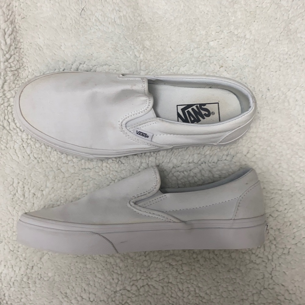 White slip on Vans
